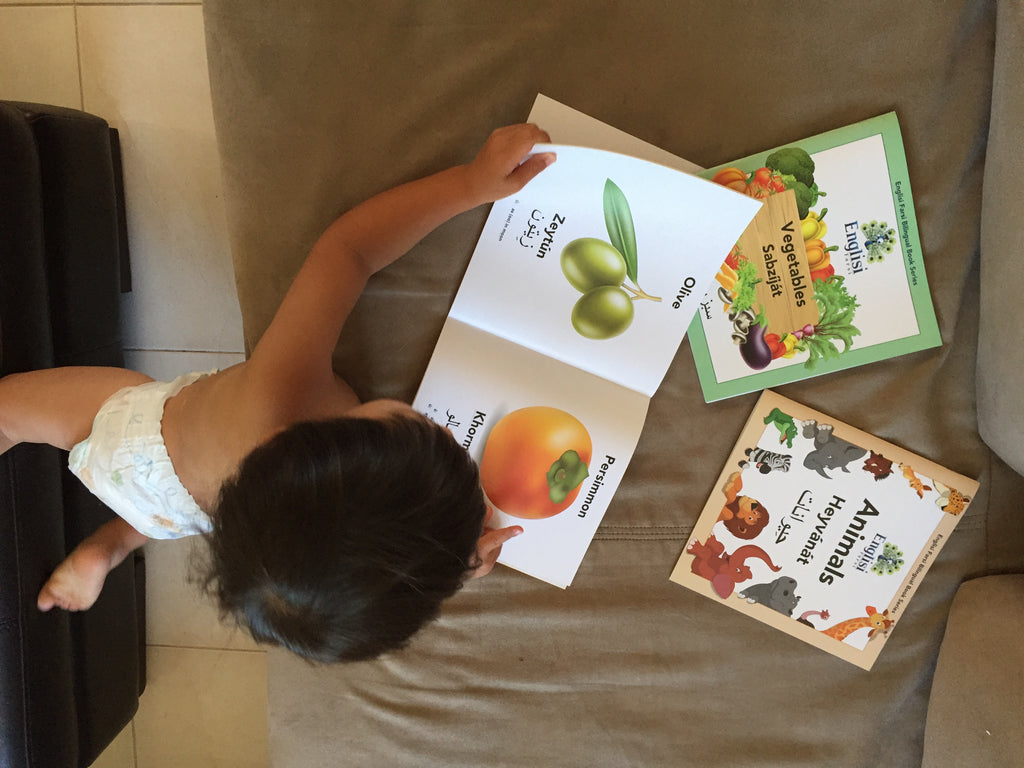 Olives and Persimmon with Englisi Farsi